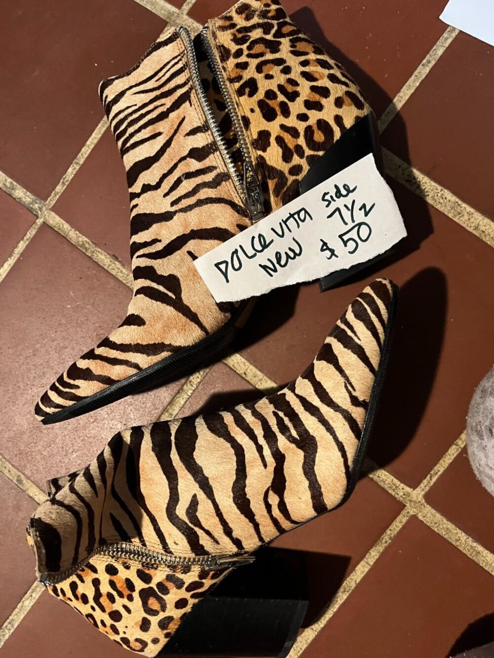 SHOES - Picture 5 of 5